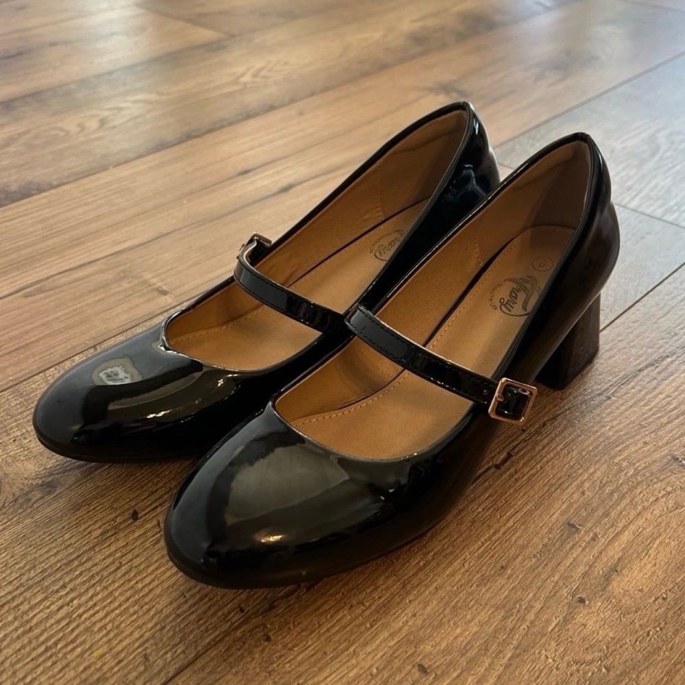 Patent Leather Mary Jane Heels Size 8